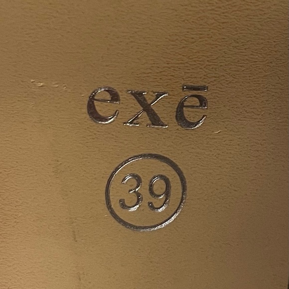 exē Black Suede Platform Heel with Buckle Detail, Size 39/Women’s 8.5 - Picture 11 of 11